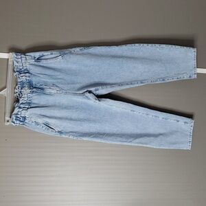 Zara Women's  Light Wash Denim Paperbag Waist Jeans Size 6